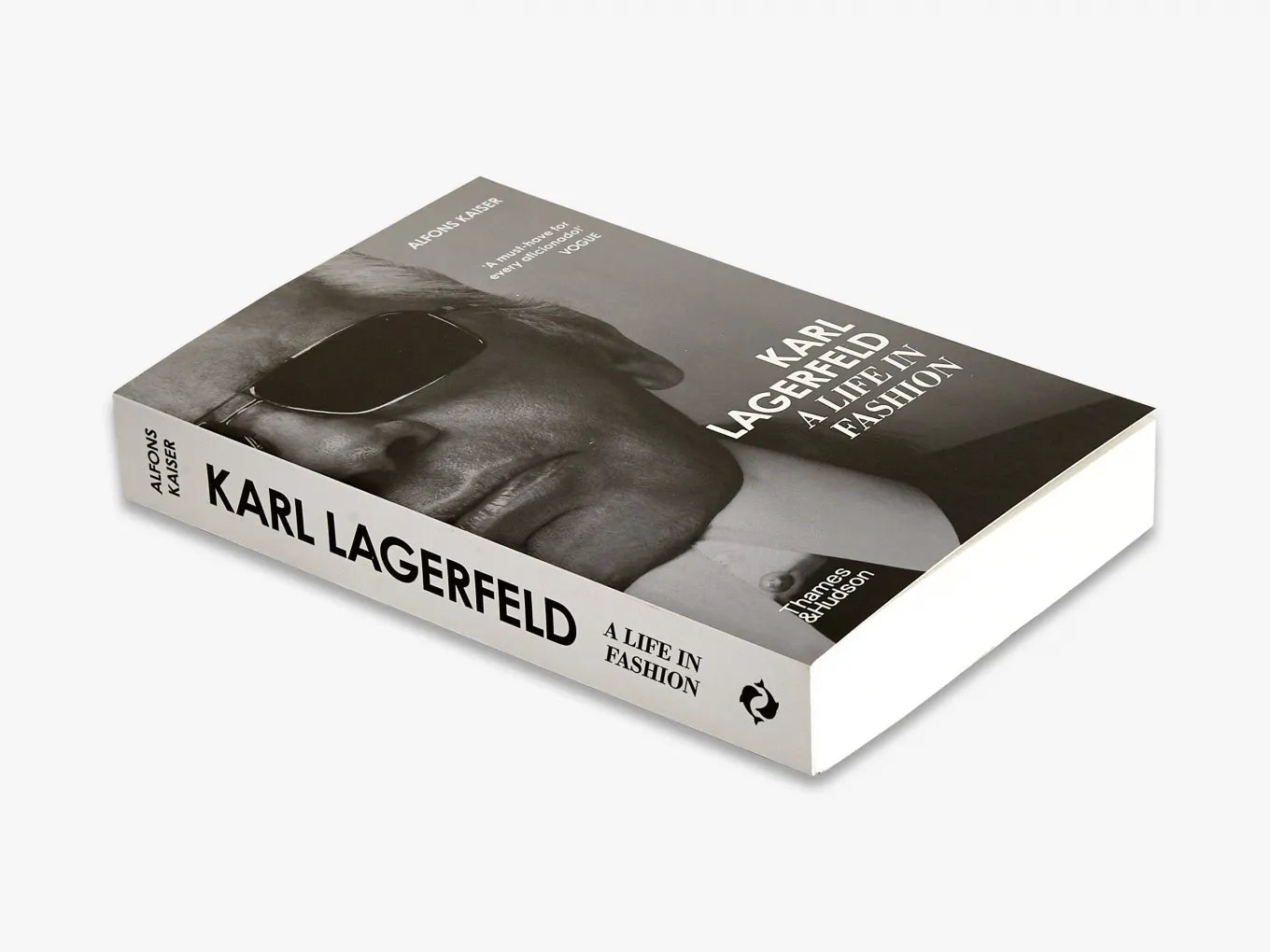 Karl Lagerfeld: A Life in Fashion